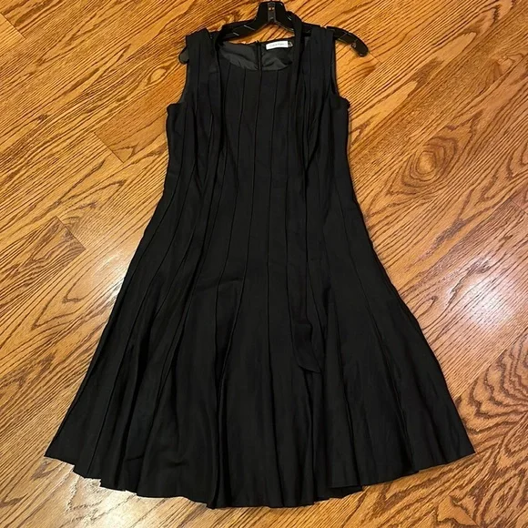 Calvin Klein Womans Black Lined Flowy Dress Size 10